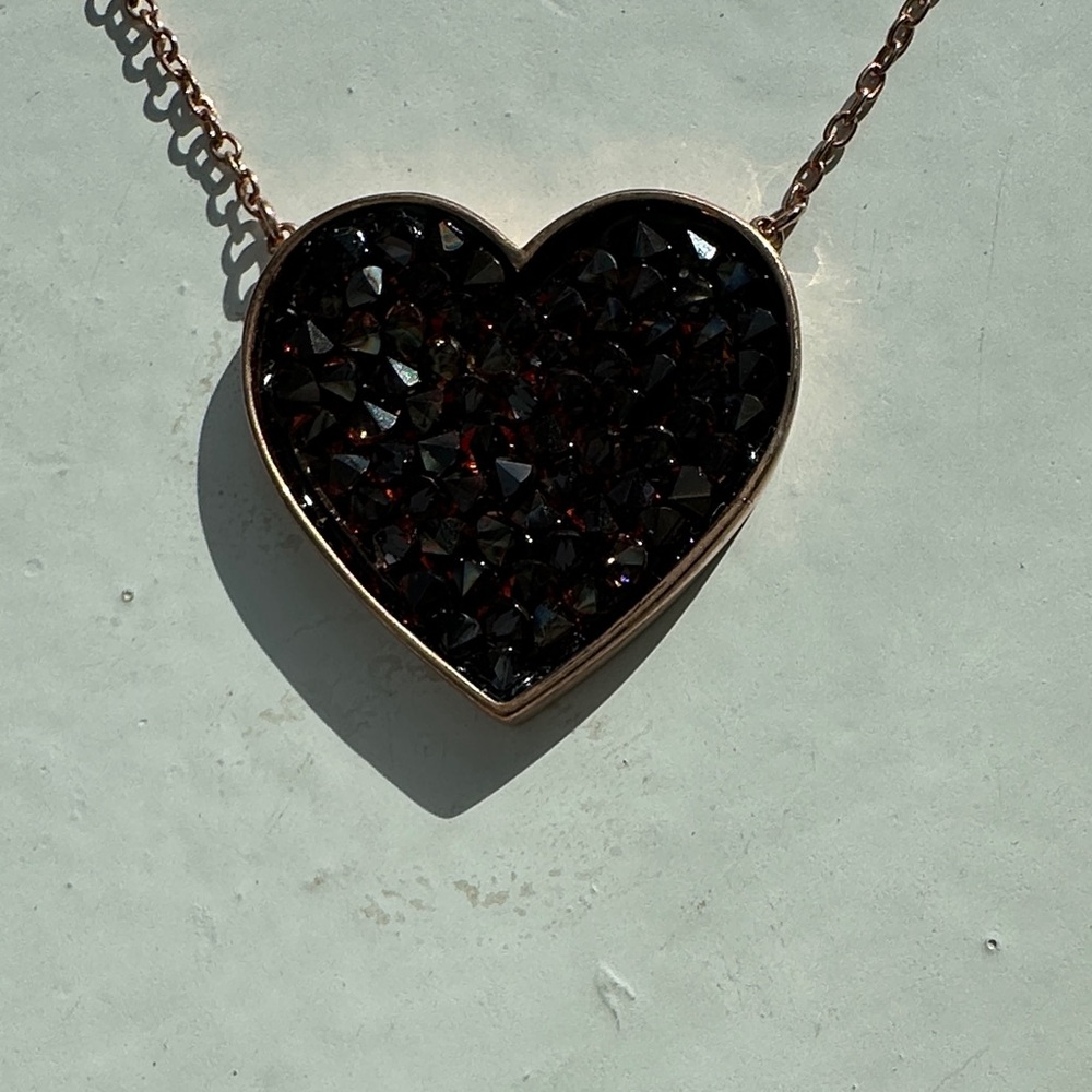Swaroski Heart Pendant Necklace with Black Stones - Picture 4 of 6